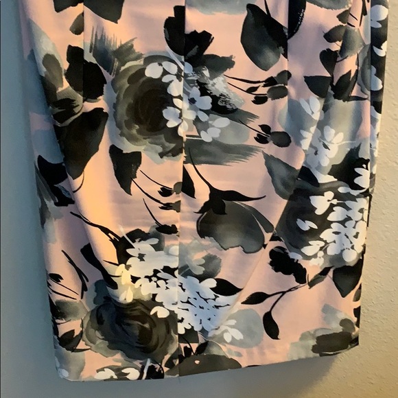 Dress - Picture 6 of 6